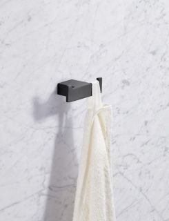 Крючок двойной Milacio Ultra MCU.950.MB чёрный матовый